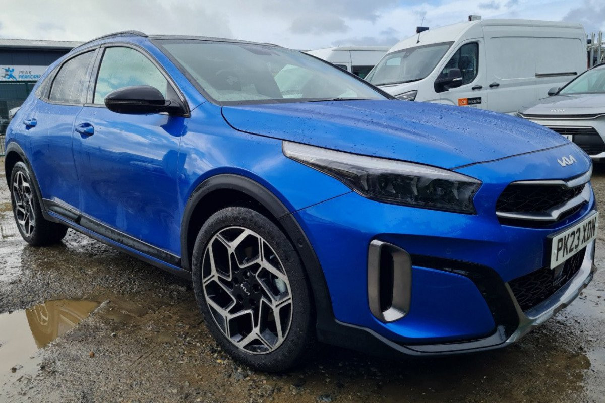 External front view of KIA X-Ceed GT Line for hire in North Cornwall