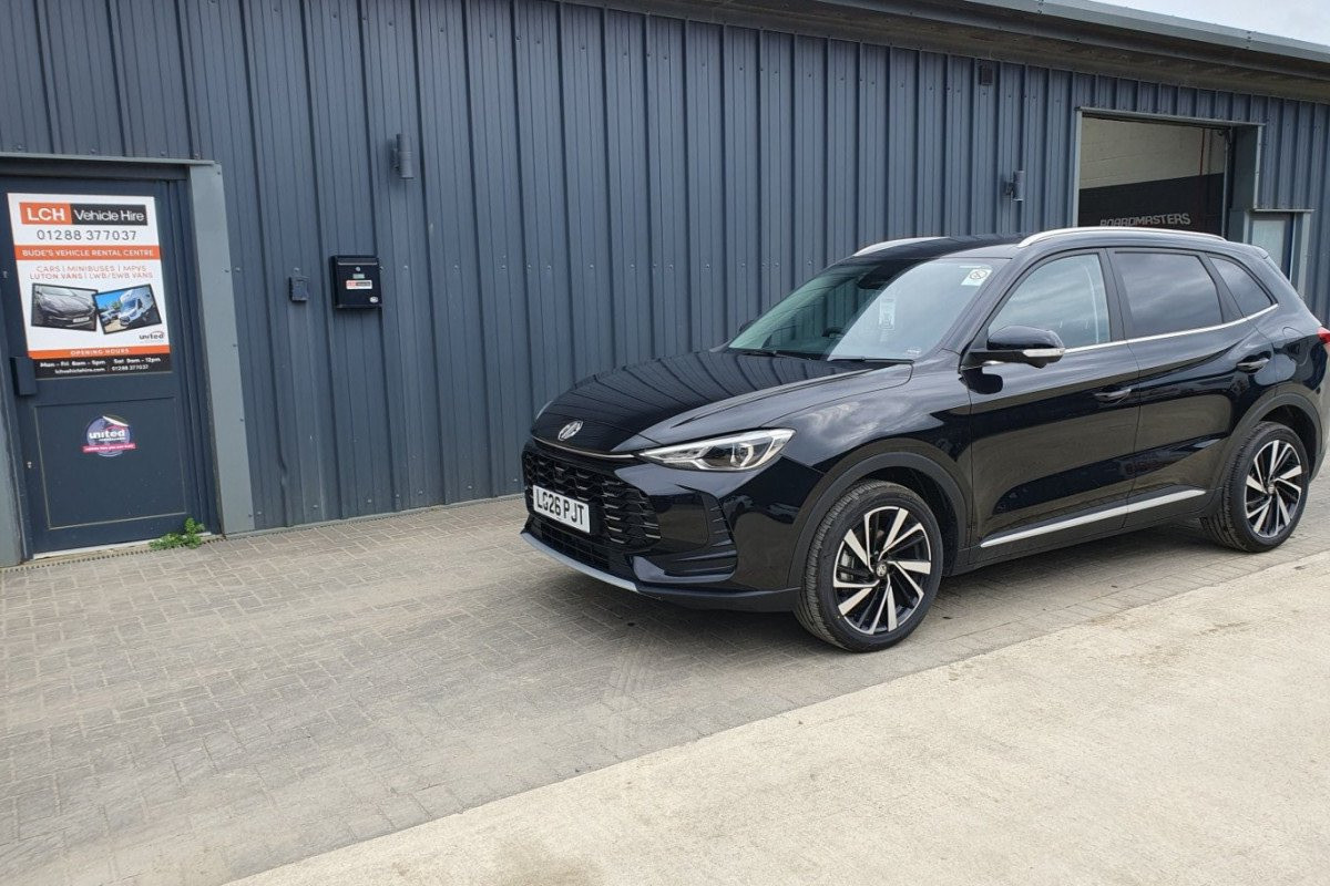 Front external view of MG ZS Hybrid to hire in Bude, North Cornwall